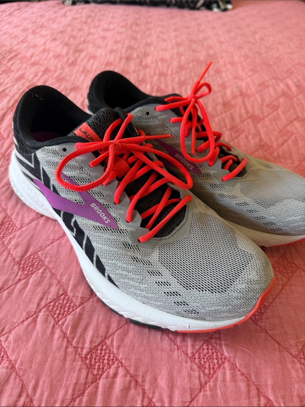 Brooks Women's Running Sneakers in Light Gray with Pink and Bright Coral Laces